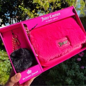 Juicy couture bag with key chain ❤️